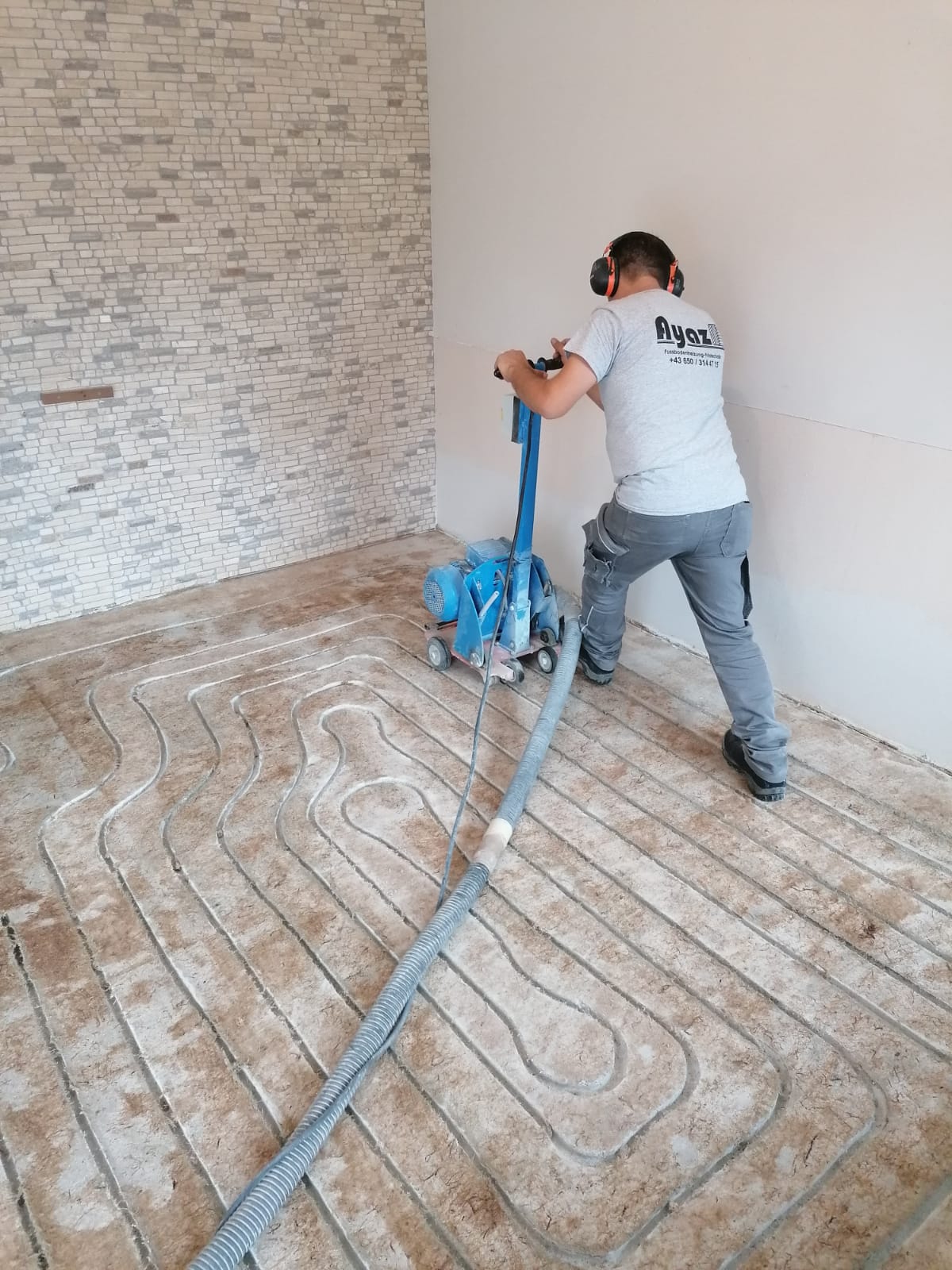 Fußbodenheizung fräsen – Estrich und Beton fräsen